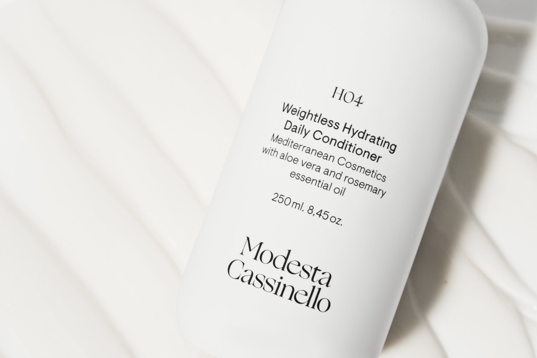 El secreto para un cabello hidratado todos los días: H04 Acondicionador para uso diario de Modesta Cassinello