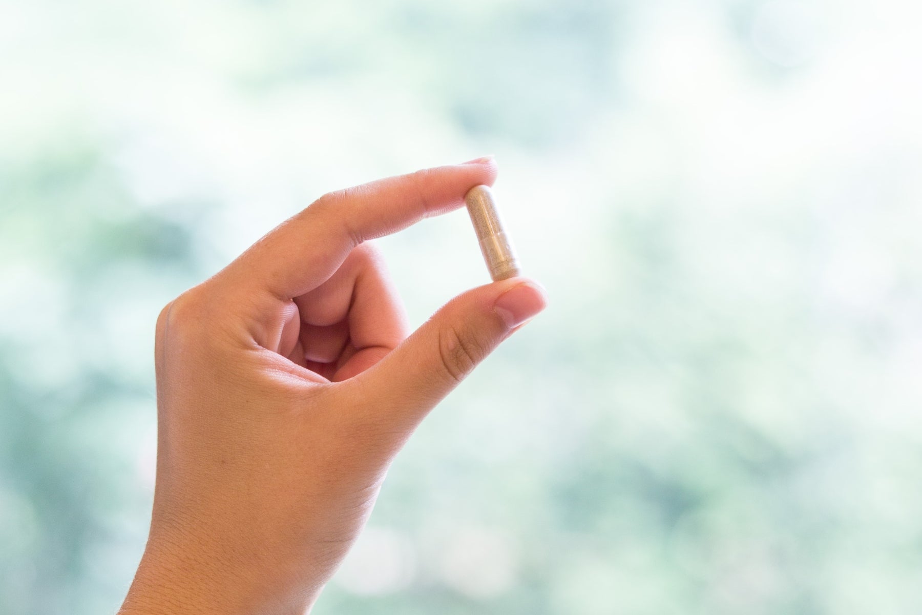 Biotina para el cabello: guía completa basada en evidencia científica