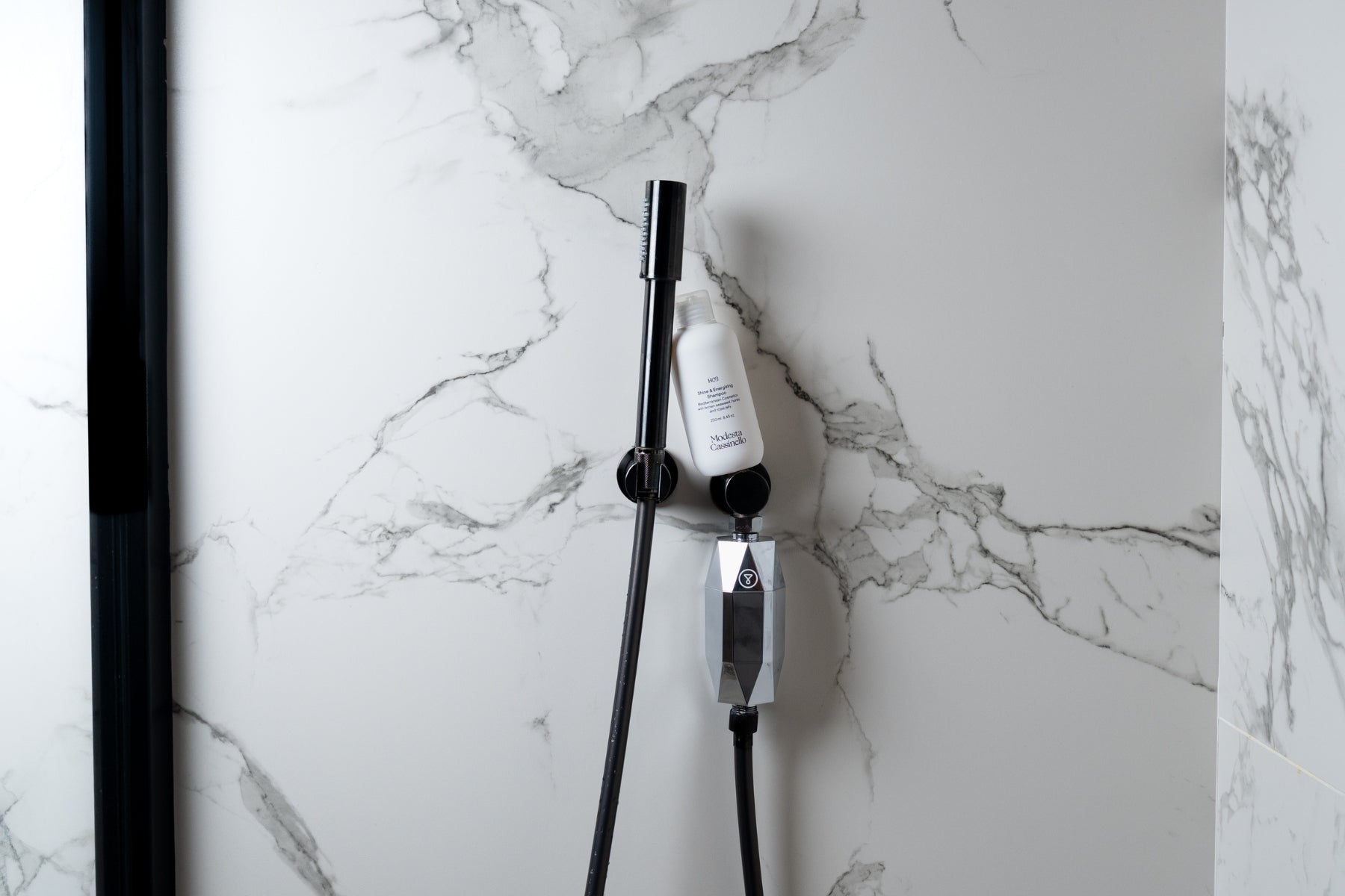 Modesta Cassinello & Tappwater: Innovación en Belleza y Cuidado Capilar