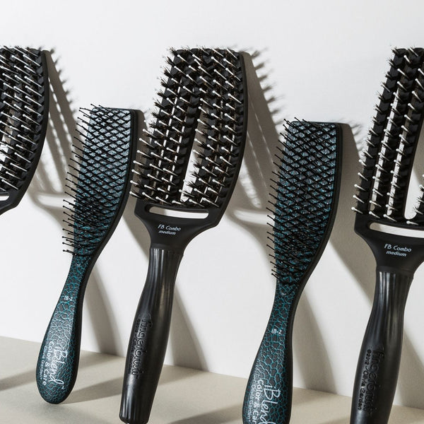 Así es como deberías estar limpiando tu cepillo de pelo y qué tan seguido