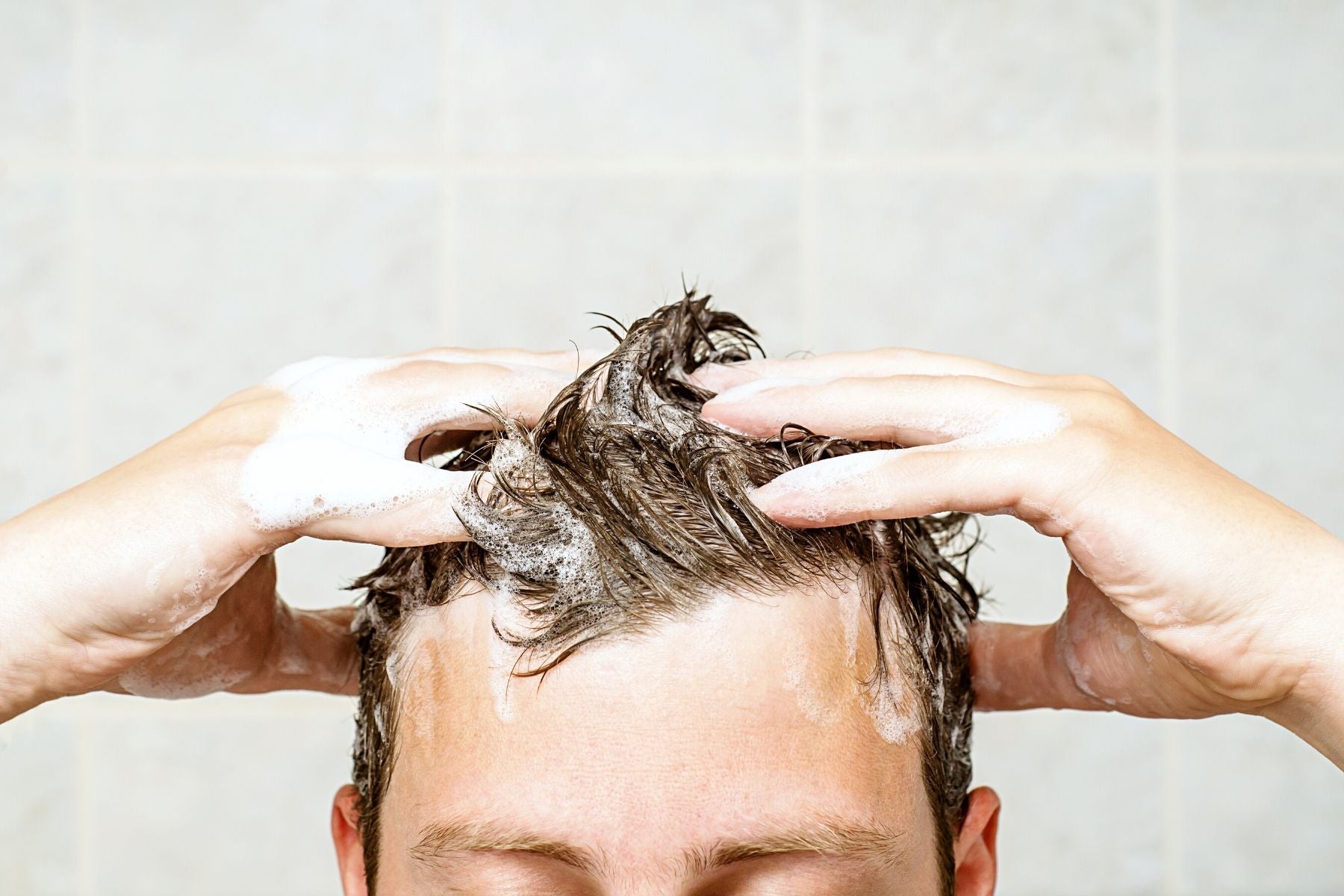 H01: Champú de uso frecuente para el cuidado del cabello diario