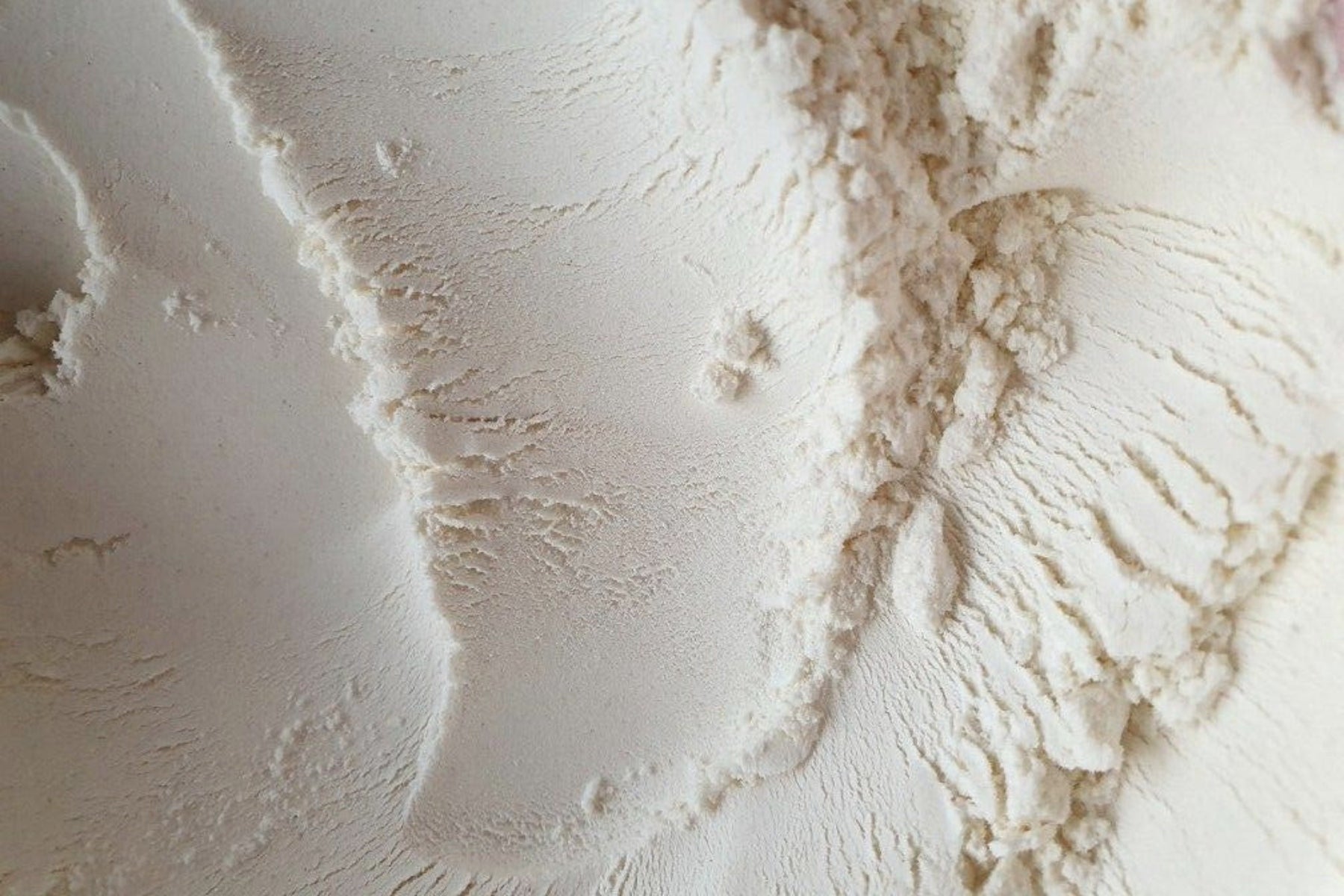 Creatina y caída del cabello: lo que dice la evidencia clínica (y cómo cuidar tu pelo si la tomas)